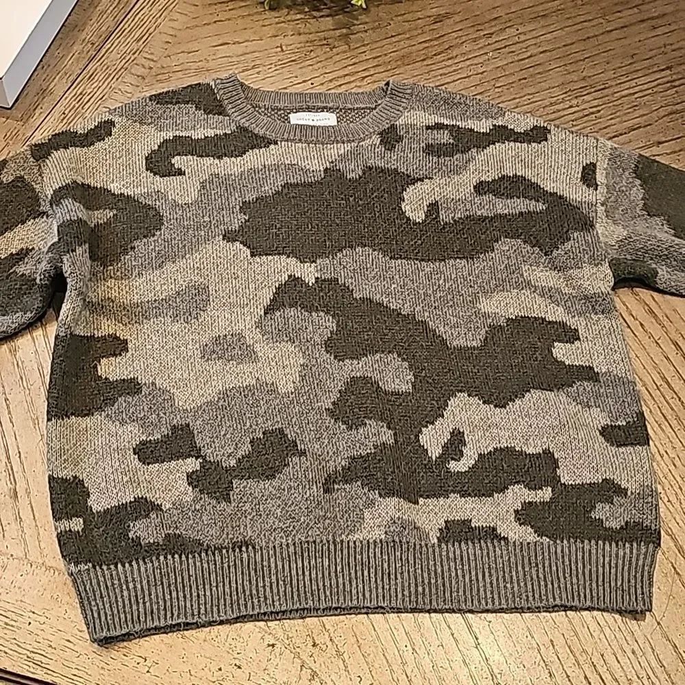 Camo crew neck sweater size S Lucky Brand